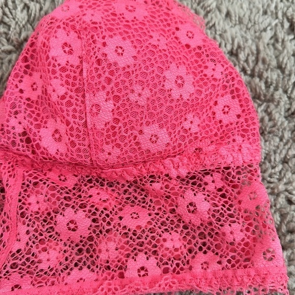 Victoria's Secret's Pink Lace Bracelet - Picture 4 of 11